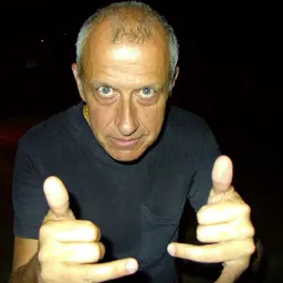 Portrait of Miki González