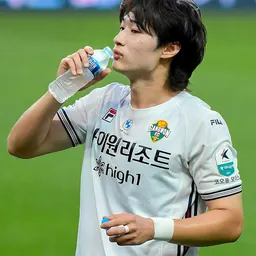 Portrait of Lee Ji-ho