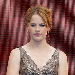 Portrait of Katie Leclerc