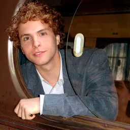 Portrait of Thiago Fragoso