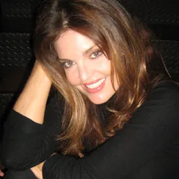 Portrait of Tracy Scoggins