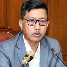 Portrait of Dipen Dewan