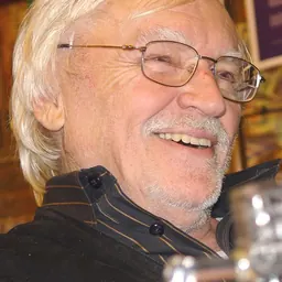 Portrait of Roger Manderscheid