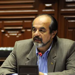 Portrait of Mauricio Mulder