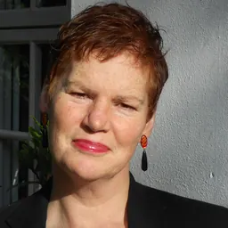 Portrait of Karen Leeder