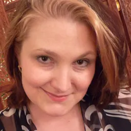Portrait of Shannon Fisher