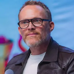 Portrait of Paul Bettany
