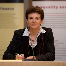 Portrait of Elise Brezis