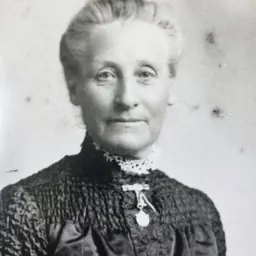 Portrait of Sarah McMurray