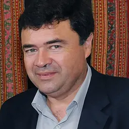 Portrait of Esteban Valenzuela