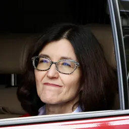 Portrait of Laura Stein