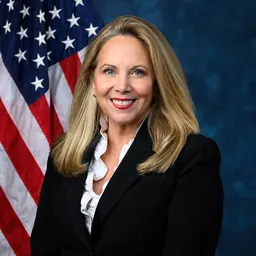 Portrait of Laura Gillen