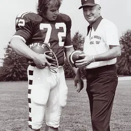 Portrait of Joe Klecko
