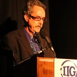 Portrait of Ron Lynch