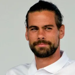 Portrait of Thorsten Kirschbaum