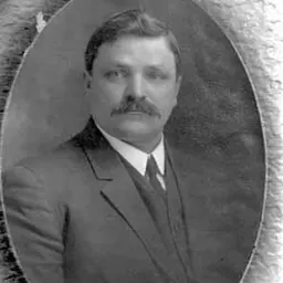 Portrait of Andrew Shandro
