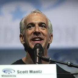 Portrait of Scott Mantz