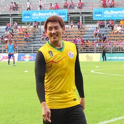 Portrait of Kirati Keawsombat