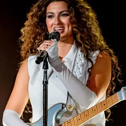 Portrait of Tori Kelly
