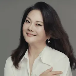Portrait of Hai-Kyung Suh
