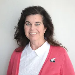 Portrait of Beth Lear