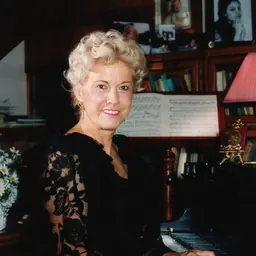 Portrait of Lina Pizzolongo