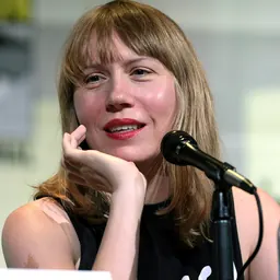 Portrait of Amy Nicholson