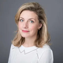 Portrait of Natalie Walter