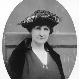Portrait of Flora Rose