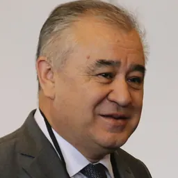 Portrait of Omurbek Tekebayev