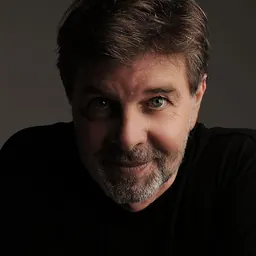 Portrait of Ian Hoskins