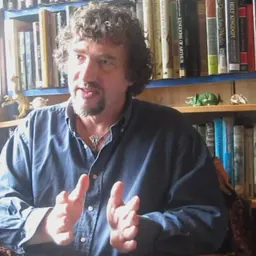 Portrait of Geoff Holder