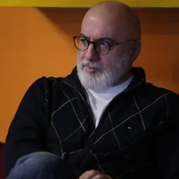 Portrait of Farhad Ghaemian