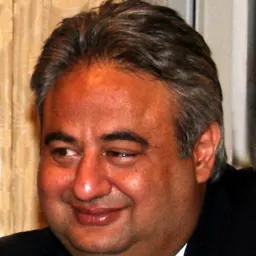 Portrait of Raymond Lakah