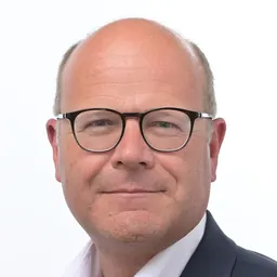 Portrait of Oliver Schenk