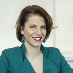 Portrait of Karoline Edtstadler