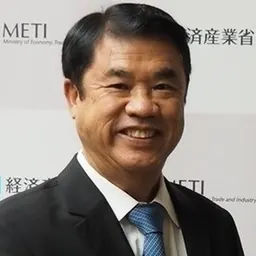 Portrait of Suriya Jungrungreangkit