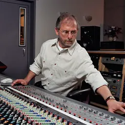 Portrait of Elliot Scheiner