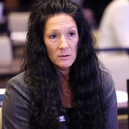 Portrait of Heather Baxter