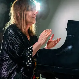 Portrait of Marilyn Crispell