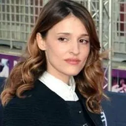 Portrait of Lola Bessis