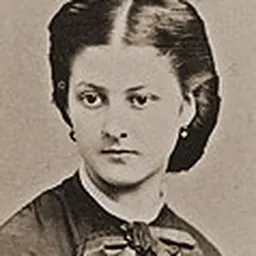 Portrait of Sophie Latham
