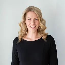 Portrait of Rachael Thomas