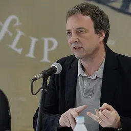 Portrait of Misha Glenny