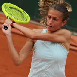 Portrait of Séléna Janicijevic