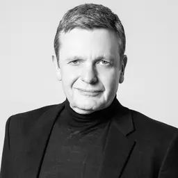 Portrait of Tom Chapman