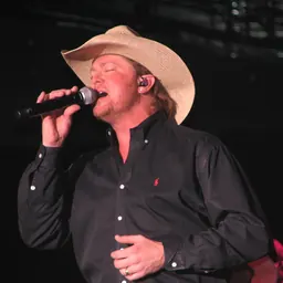 Portrait of Tracy Lawrence