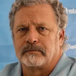 Portrait of Jeff Lindsay