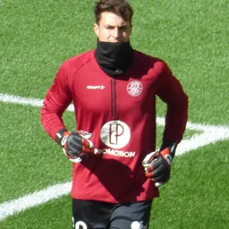 Portrait of Álex Domínguez