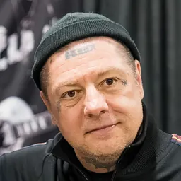 Portrait of Lars Frederiksen